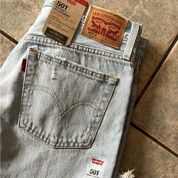 Levi’s NWT 27/28 - Picture 2 of 6